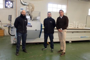 A la derecha Carlos Palencia, gerente de Comercial SIFER, junto a los responsables del área de mecanizado de tablero.