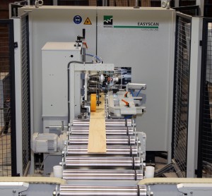 Sistema automático de corte, saneado, optimizado y clasificado de toda la madera, mediante un escáner LUXCAN.