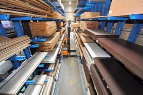 ITS Rotterdam:  Estanterías altas para materiales de construcción y madera