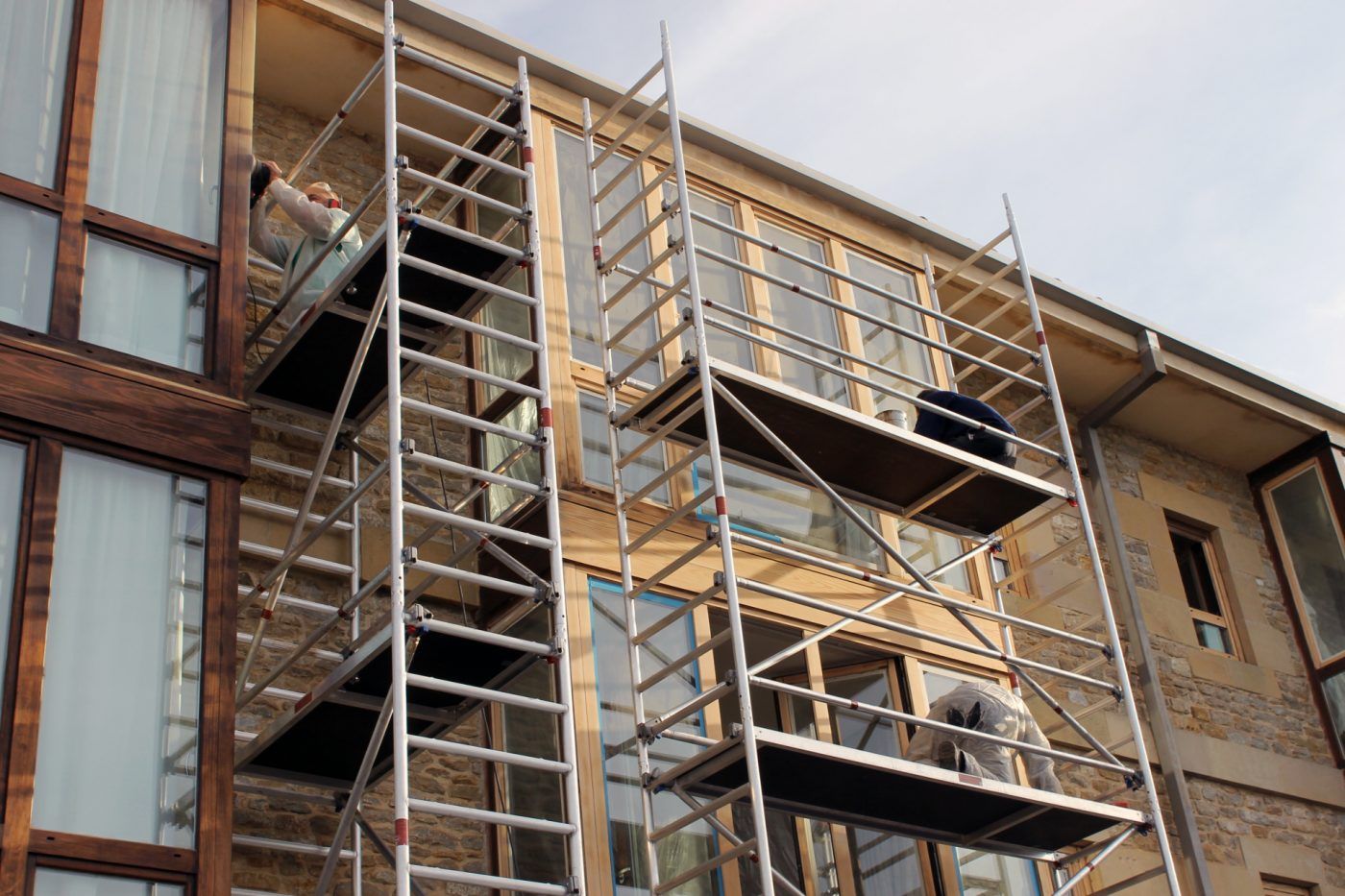 RAIZ 2000 restaura la carpintería exterior del Parador de Argomaniz