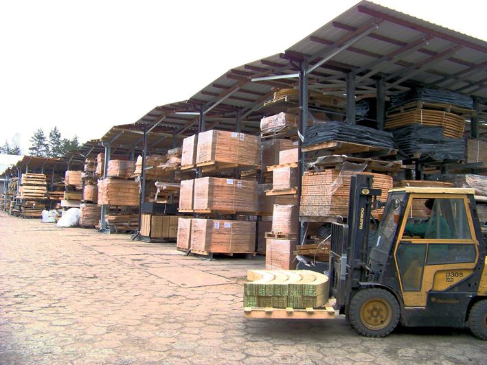 Estanterías cantiléver para arcos de madera laminada