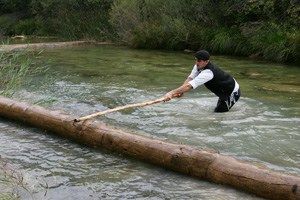 Veinte años de fiesta ganchera en el Alto Tajo