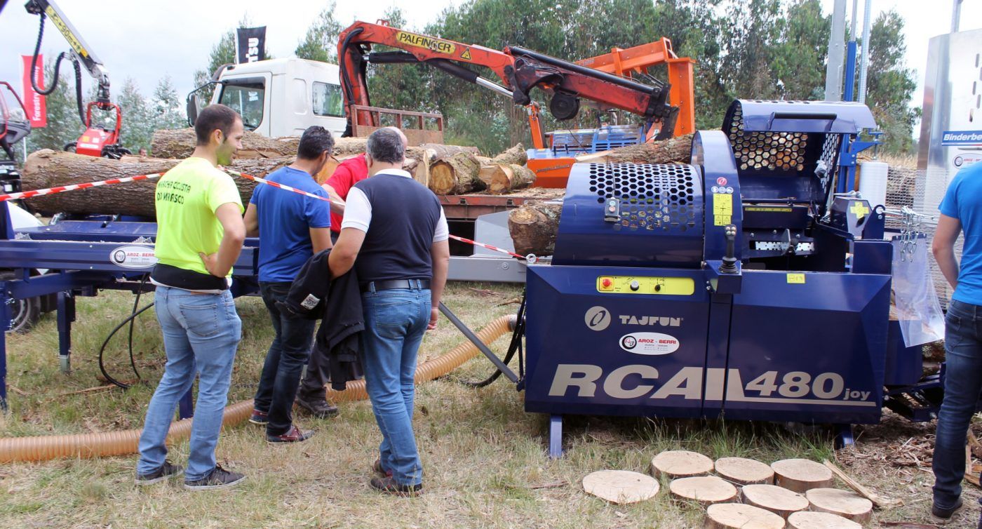 AROZ-BERRI presenta las procesadoras de leña TAJFUN “RCA 480”