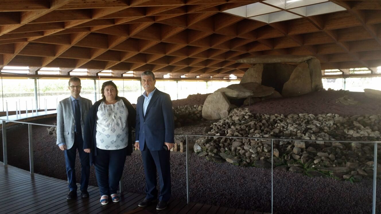 Homenaje al Edificio del Dolmen de Dombate