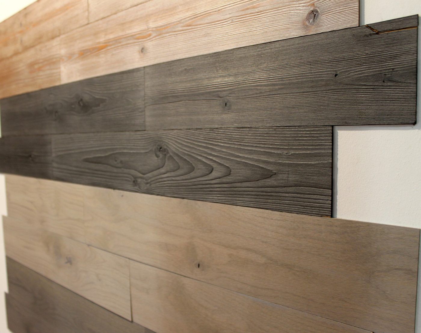 Paneles decorativos KIDER en madera de abeto y roble