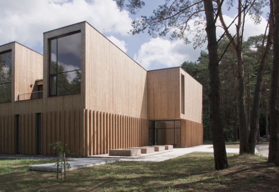 LUNAWOOD: Madera de pino y abeto termotratada