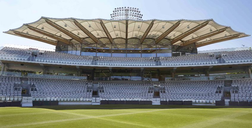 El Roble Blanco Estadounidense recibe alabanzas en el LORD’S