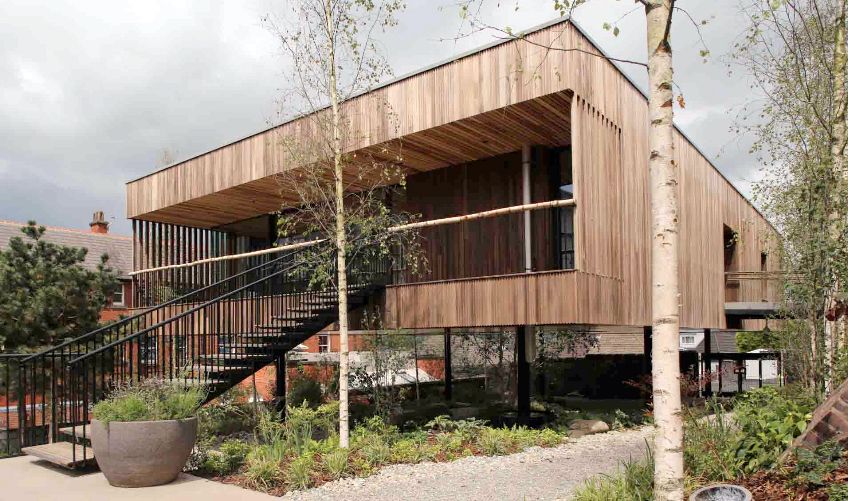 Primer edificio del mundo construido con madera contralaminada de Tulipwood