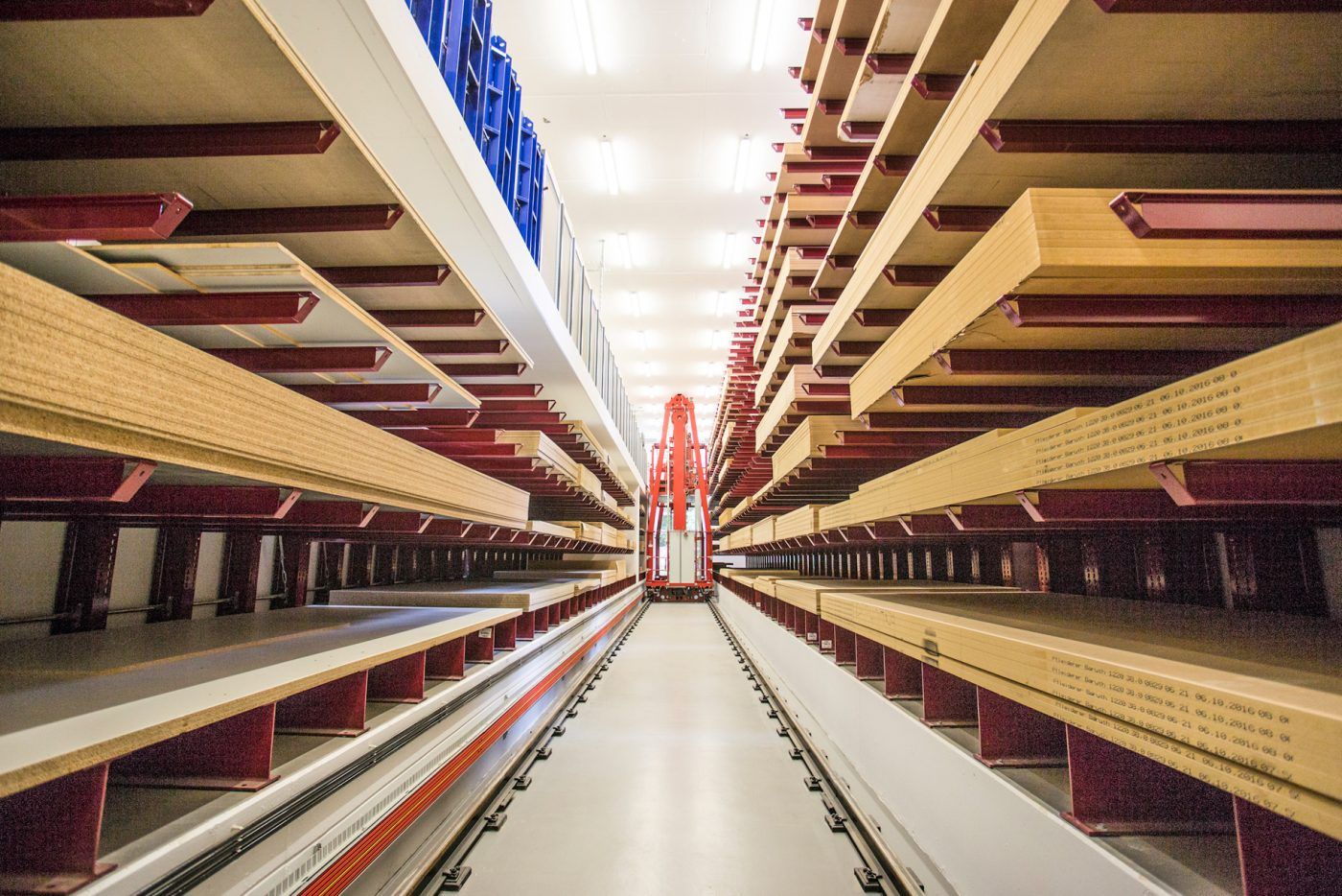 ROBERT FEHR: Nuevo almacén más eficiente