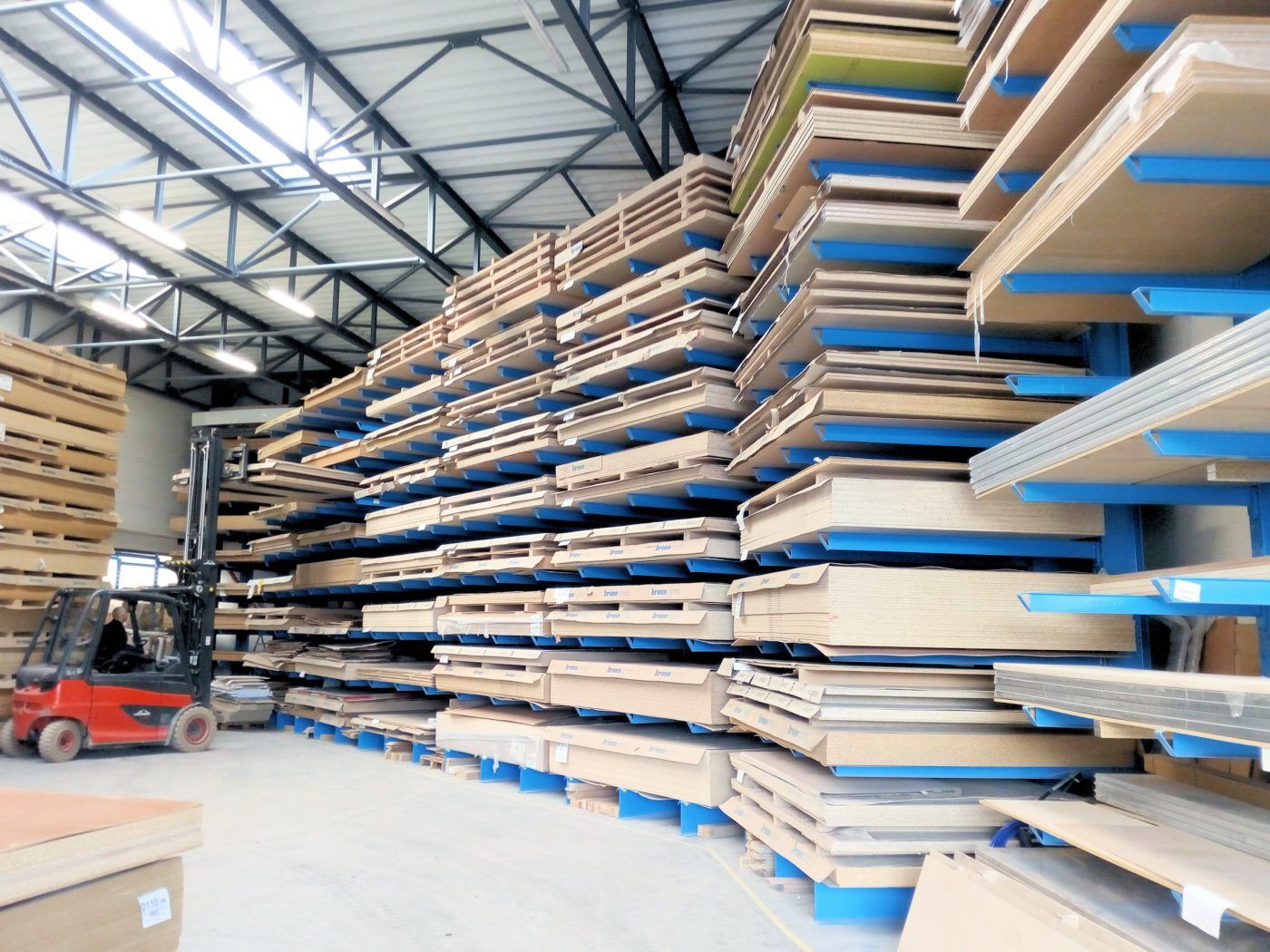 LUNIT s.r.o. aprovecha su superficie de almacenamiento al máximo