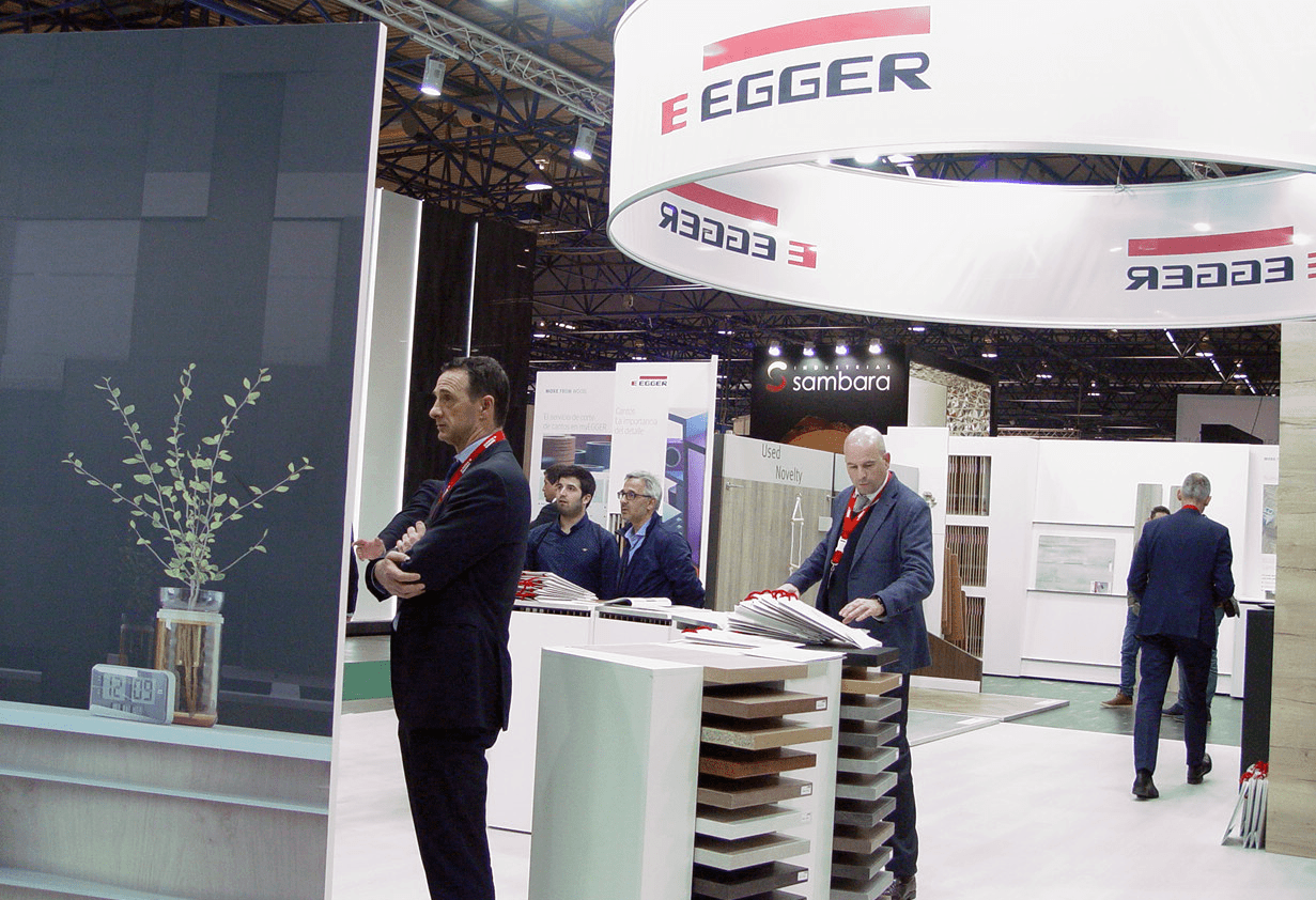 El super mate de EGGER que no deja huella, protagonista en Maderalia