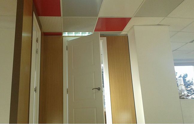 Un consorcio gallego desarrolla tablero ecológico ultrafino y sus aplicaciones para puertas, tabiques y techos