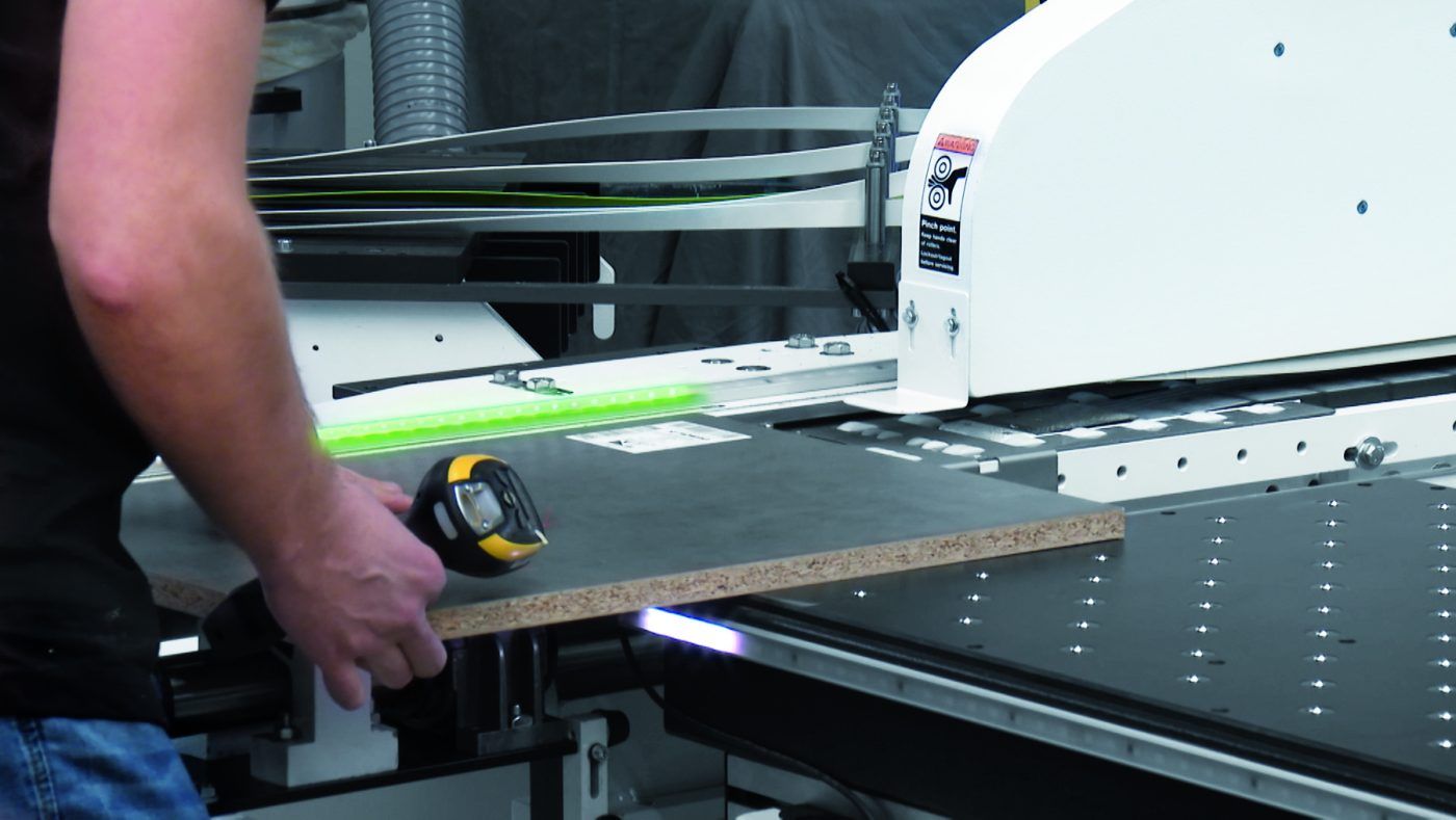 Sistema de asistencia al operario intelliGuide, de HOMAG