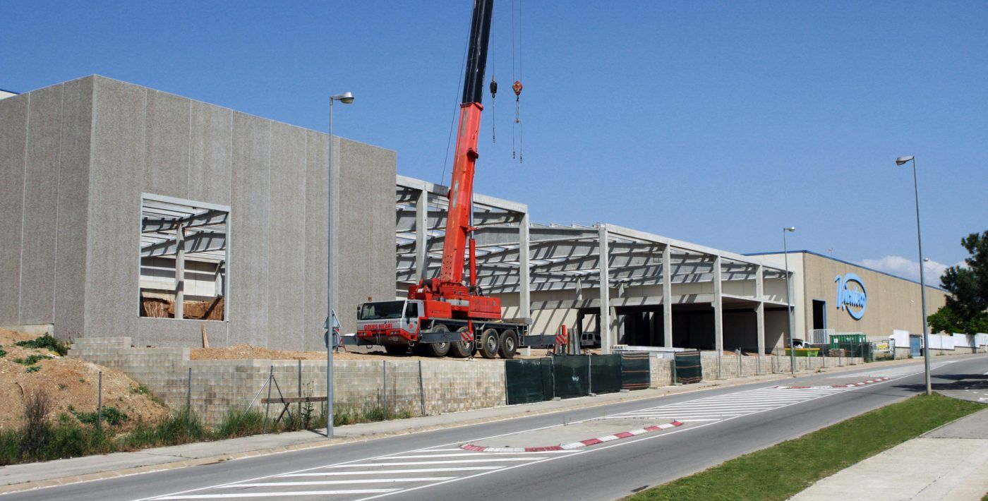 Muy avanzadas las obras de ampliación de la fábrica de VIRUTEX en Rubí