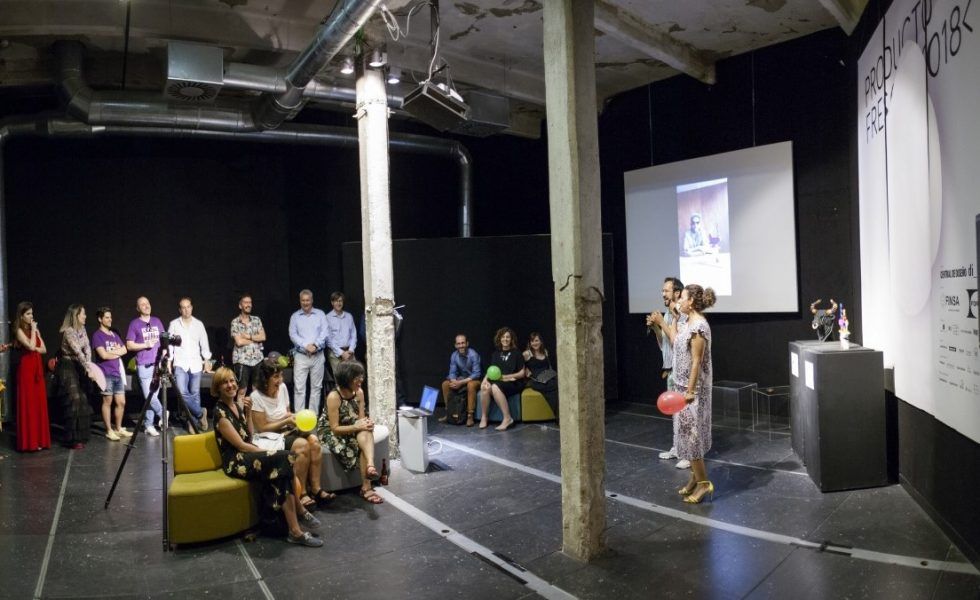 FORMICA GROUP subasta dos esculturas en Producto Fresco con un fin solidario