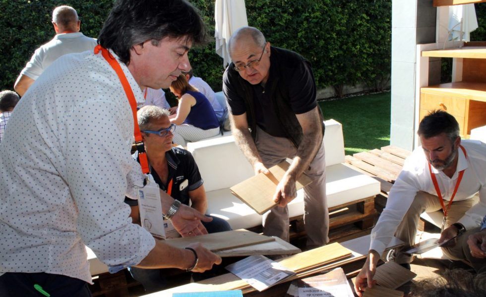 EUROMAK combina su tricapa de roble con un acabado nanotecnológico