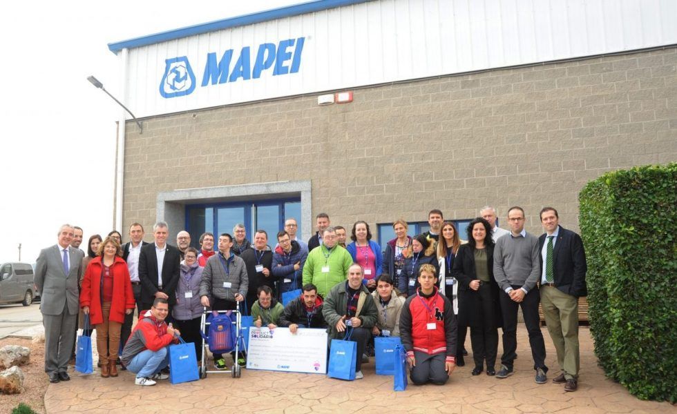 MAPEI dona 3.867 euros a APASA gracias a su campaña “Producto Solidario”