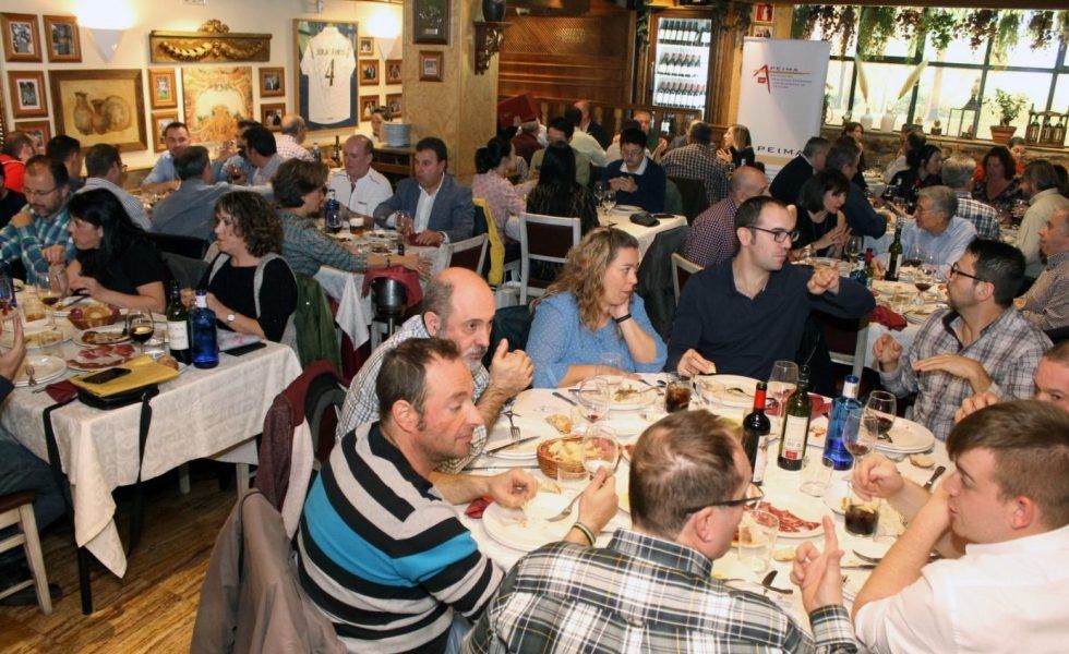 APEIMA une al sector del parquet en su Comida de Navidad