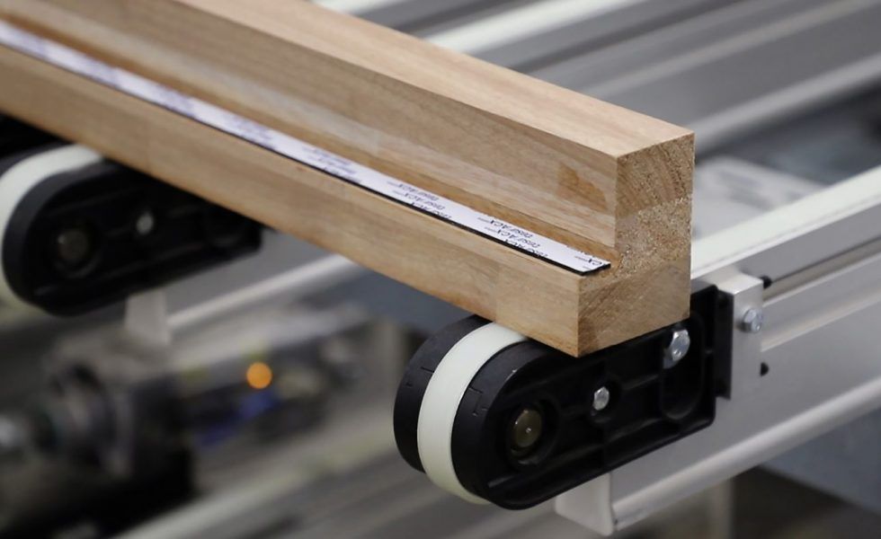 HOMAG y tesa desarrollan un proceso para la unión adhesiva entre el cristal y el marco en las ventanas