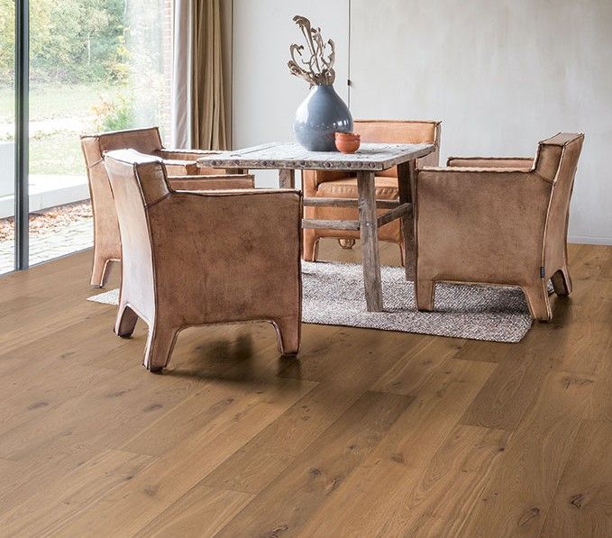 QUICK-STEP presenta su tecnología Surface & Edge Protect+ para sus suelos de parquet