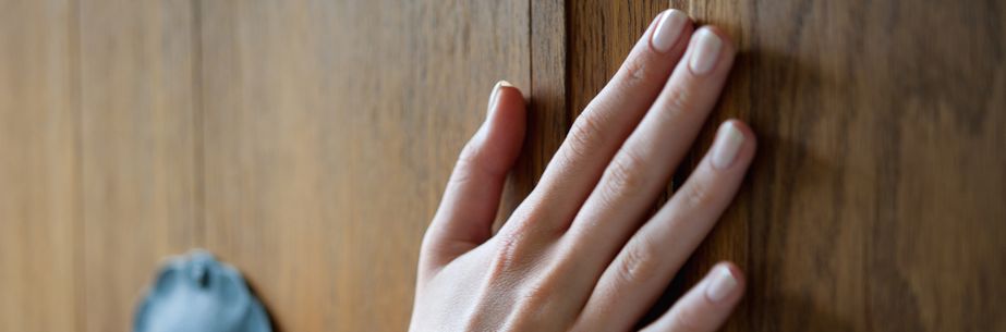 SIKKENS presenta su gama de aceites para madera