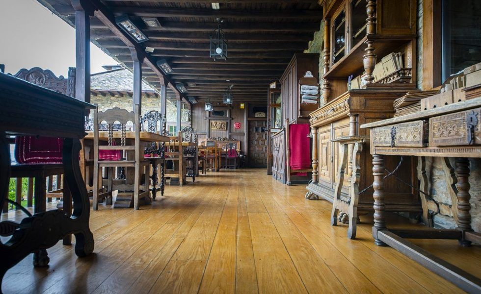 El Palacio de Canedo recupera sus suelos de madera del S.VIII con BONA Traffic