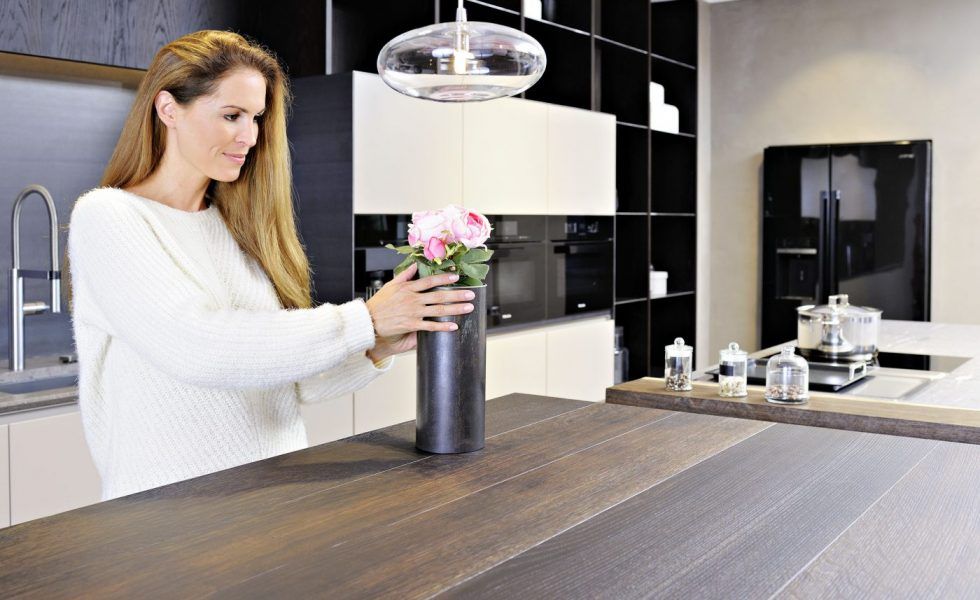 Tonos de gris sobre roble perenne