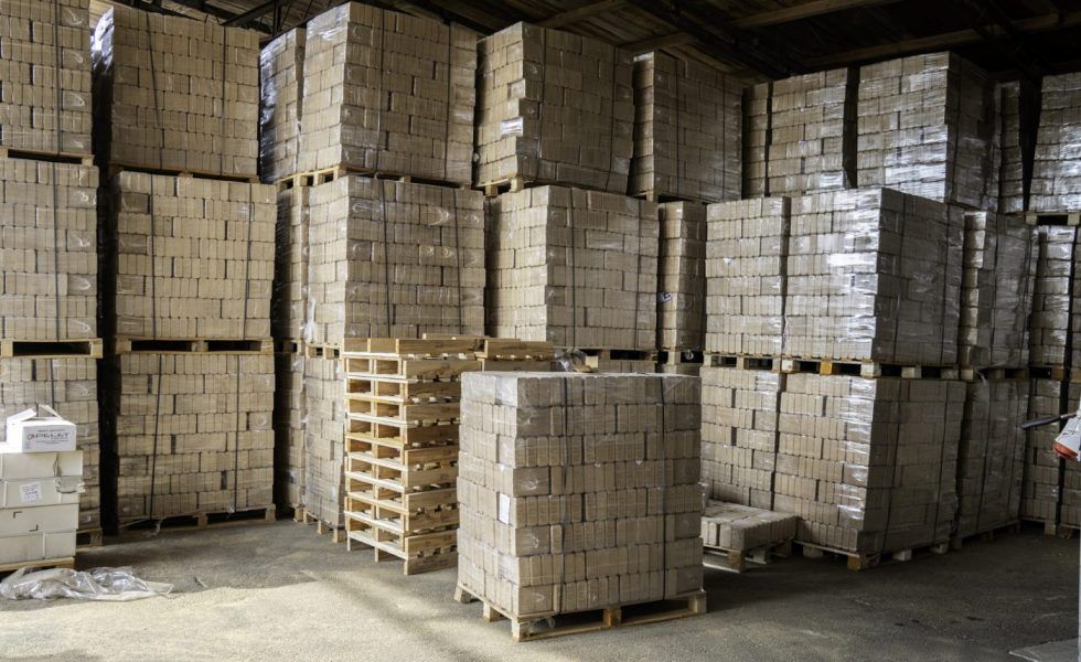 El valor de los residuos de madera multiplicado por diez