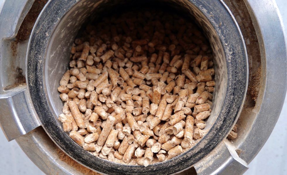 Continúa la tendencia bajista del precio del pellet en fábrica