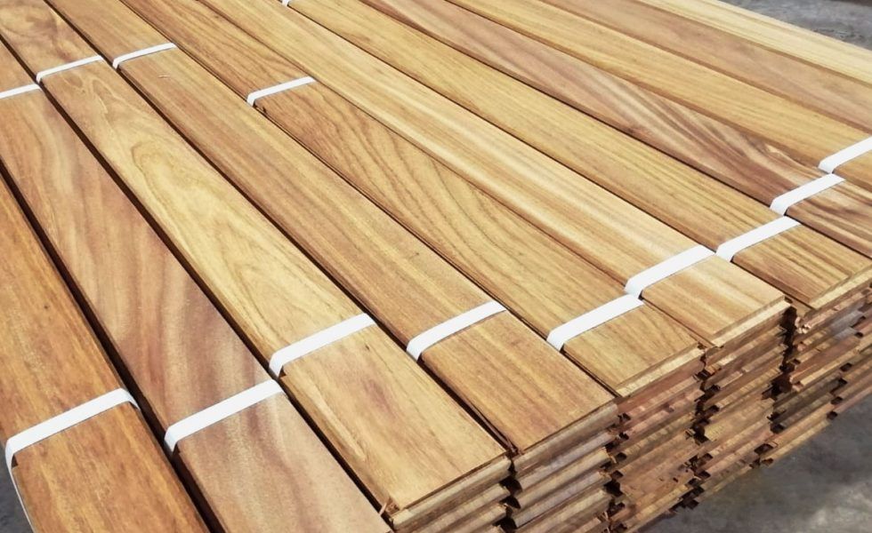 La madera de Okan es ideal para la tarima exterior