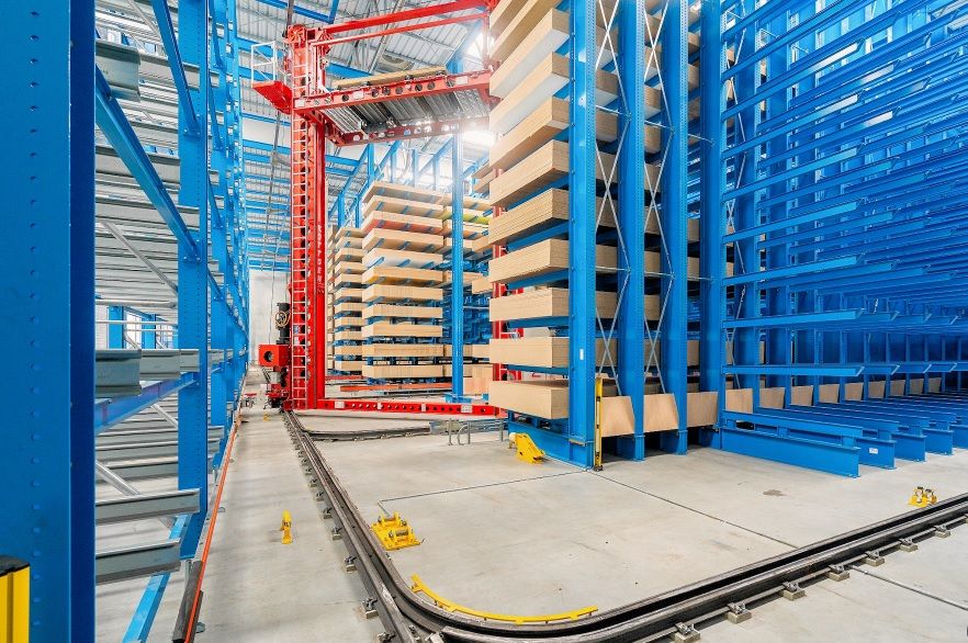 DREVO TRUST pone en marcha un almacén automatizado para almacenamiento de tableros