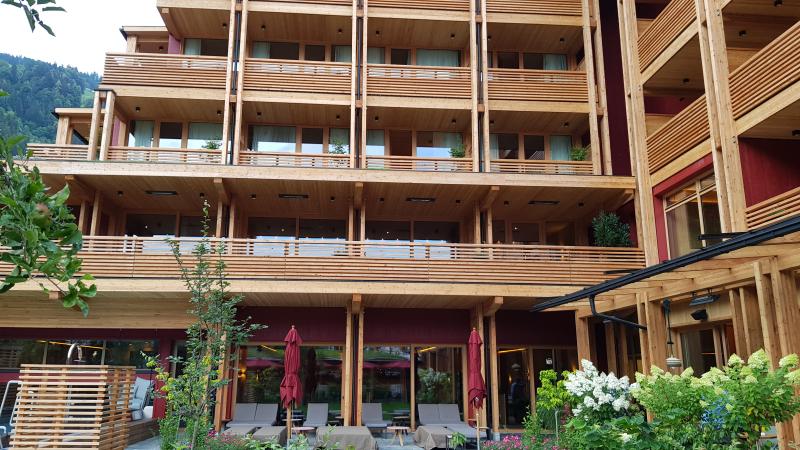 La madera reina en el Hotel MALISGARTEN, en Austria