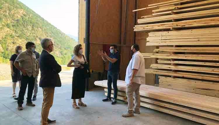 FUSTES SEBASTIA muestra en la Consejera de Empresa y Conocimiento de la Generalitat el potencial de la madera del Pirineo como material constructivo