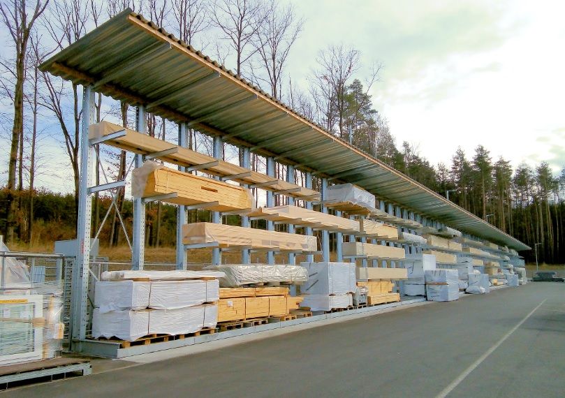 DFH HAUS: Gran espacio de almacenamiento para todo tipo de materiales