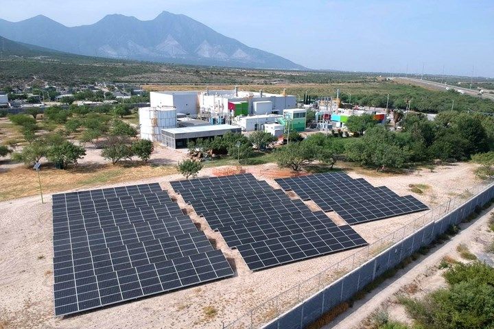 AKZONOBEL instala 1.600 paneles solares en su planta de producción de Barcelona