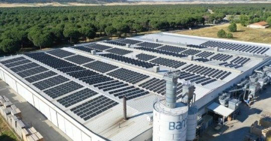 Modélica instalación de autoconsumo en la cubierta de BAMAR