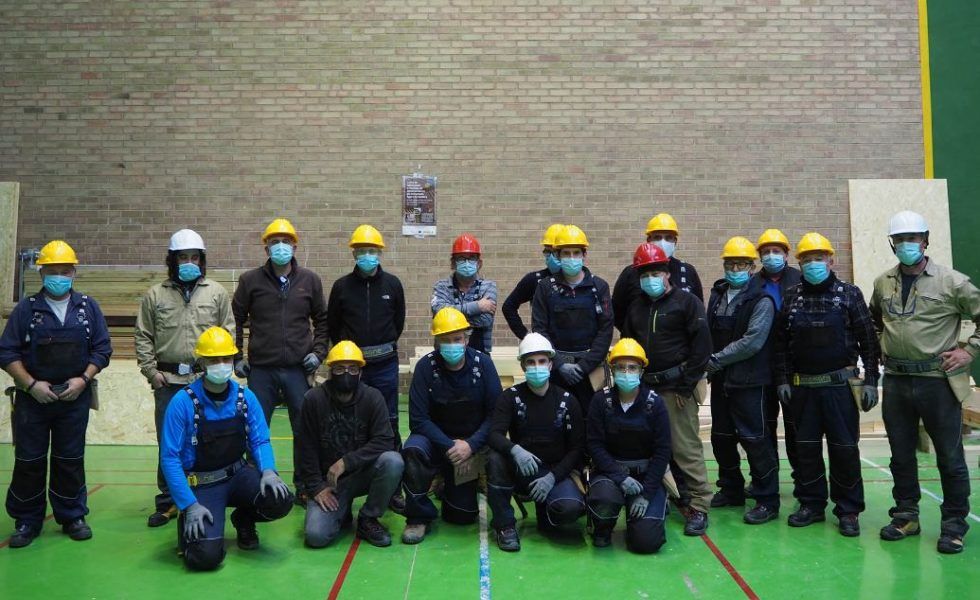 Exito de los cursos de construcción con madera de CESEFOR