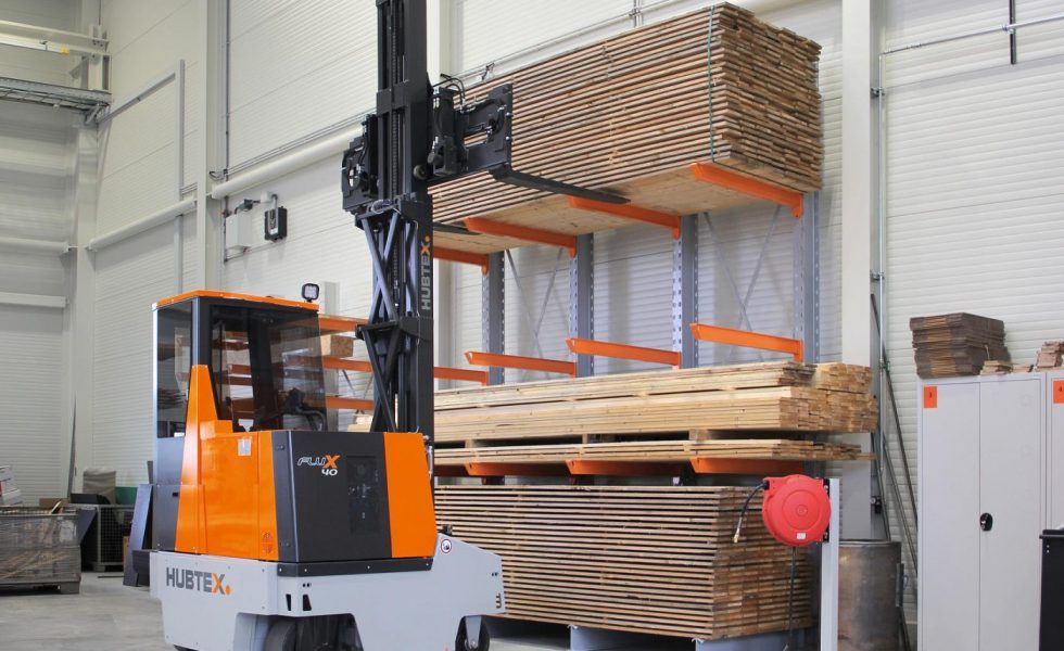 Los nuevos vehículos de HUBTEX aseguran un manejo eficiente de la madera y materiales derivados