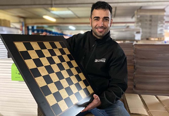 RECHAPADOS FERRER e ICA Group, co-protagonistas de la serie “Gambito de dama”