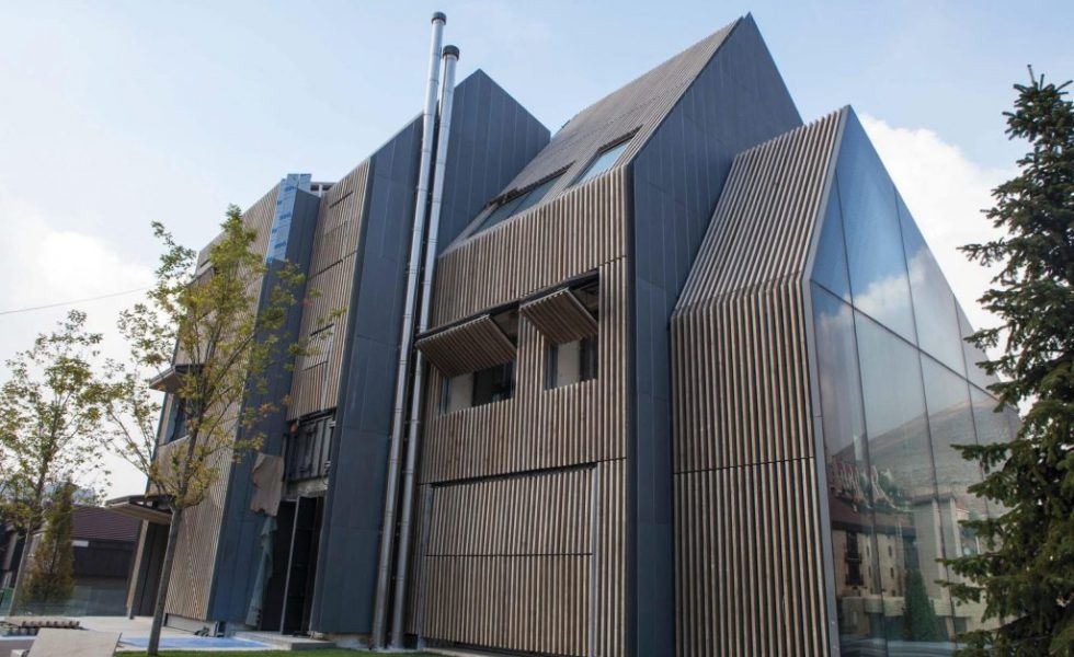 Revestimiento de fachadas con ACCOYA® en la urbanización Mzaar Kfardebian, en Líbano