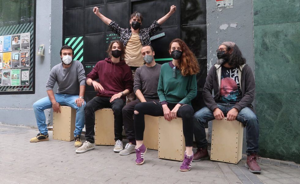 Fiebre por los talleres para aprender a construir un cajón flamenco