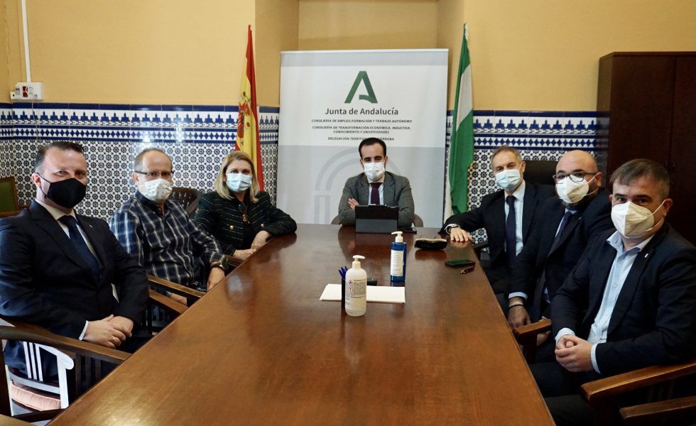 La Escuela de la Madera del SAE y BIESSE apuestan por innovar en el sector de la madera