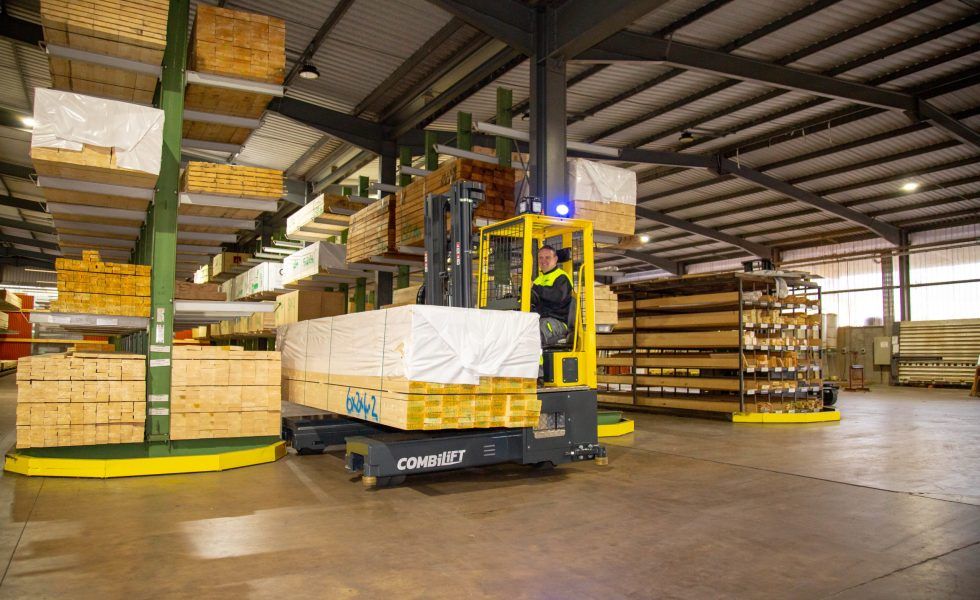 Nueva carretilla multidireccional COMBI MR4 de COMBiLiFT