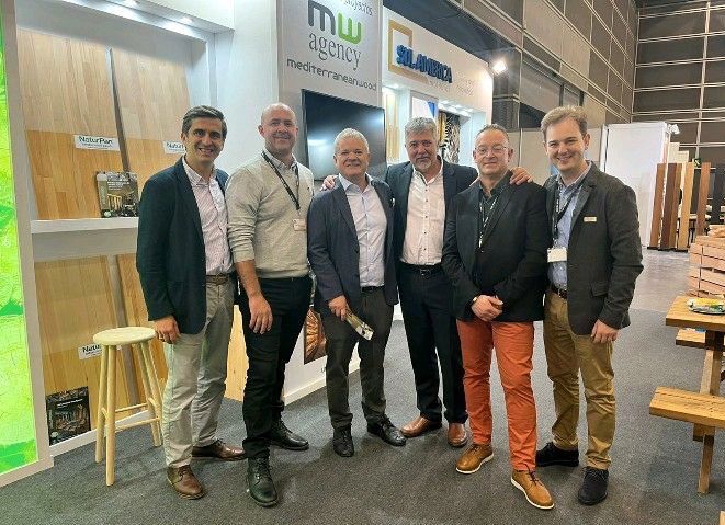 MWA presentó en Maderalia una gama amplia de mobiliario urbano