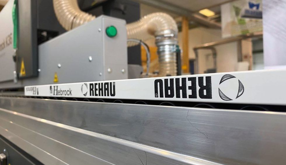 El canto láser RAUKANTEX presente en la feria de MAESMA