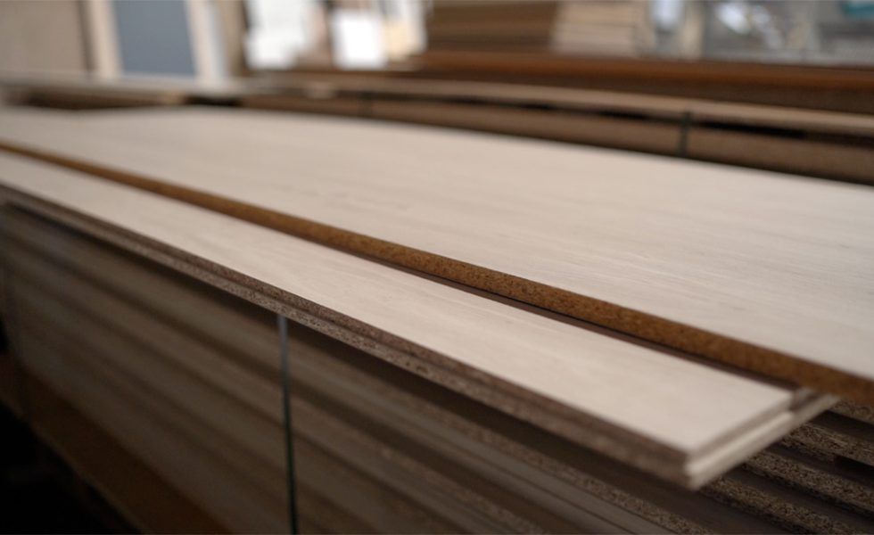 Los costes de las materias primas dispararán aún más los precios de las puertas de interior en España