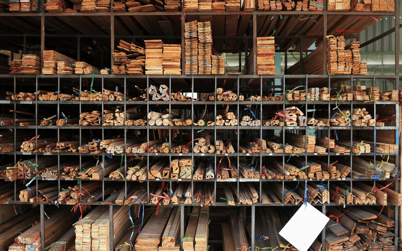 Almacenes temporales para la industria maderera