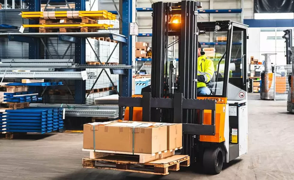 FluX 30: La carretilla multidireccional de HUBTEX