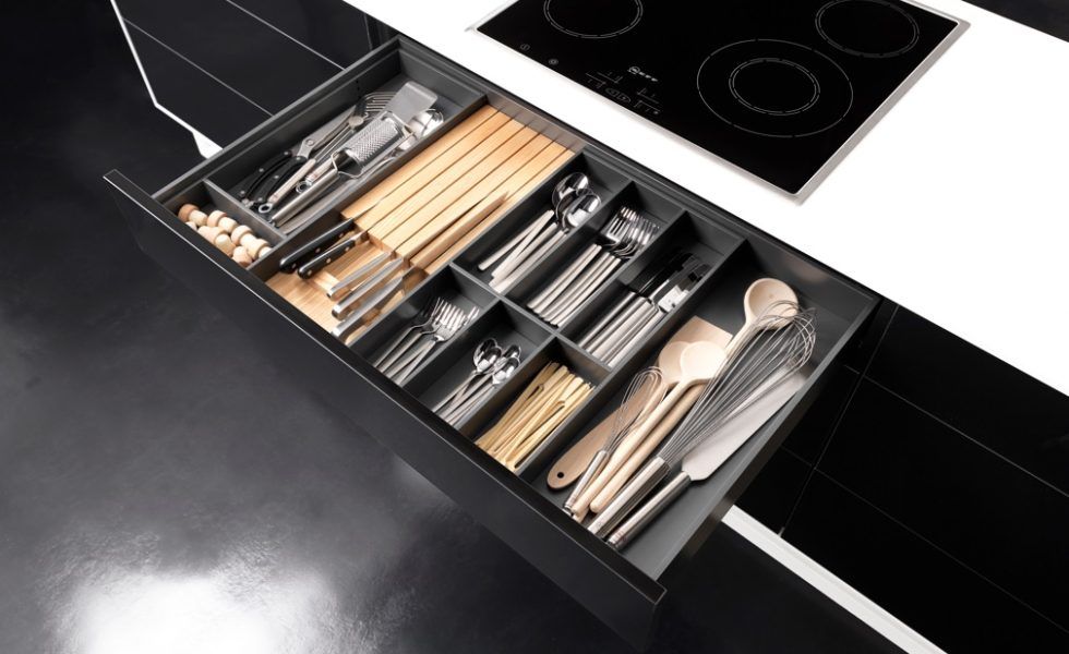 Pon en orden tus cajones con los organizadores para interiores de V8 de GRASS