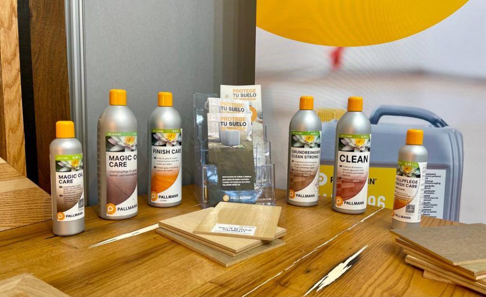 Amplia familia de productos PALLMANN para el mantenimiento de los suelos de madera